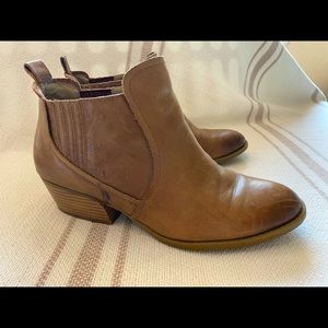 Kenneth Cole reaction rock n raw booties size 7.5
